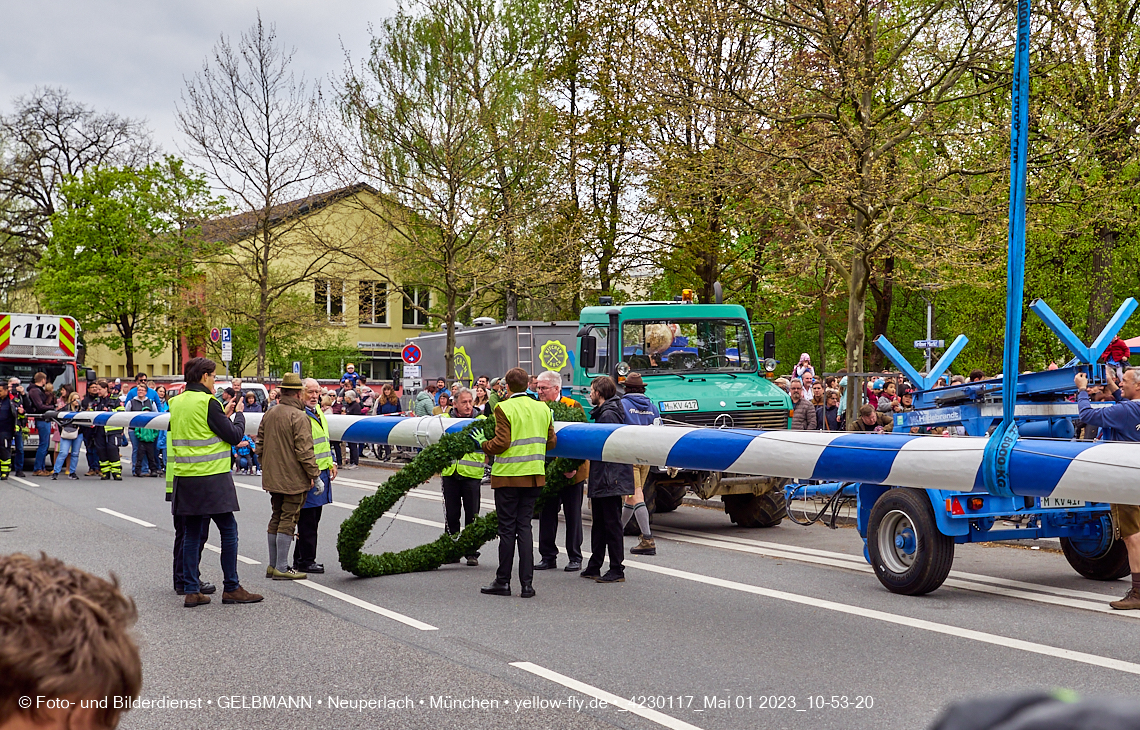 01.05.2023 - Maibaumaufstellung in Berg am Laim